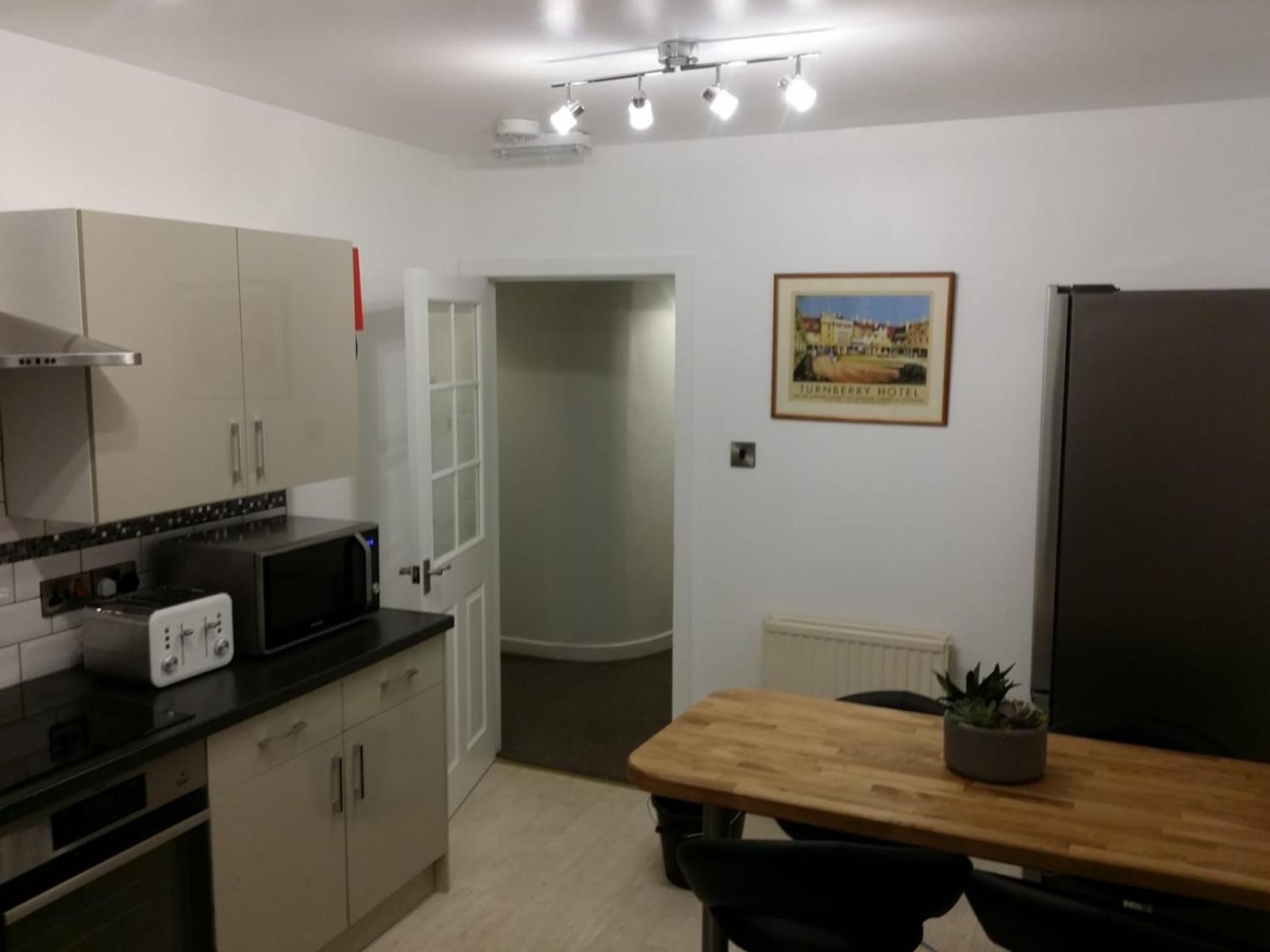 Dunperrogh Apartment *